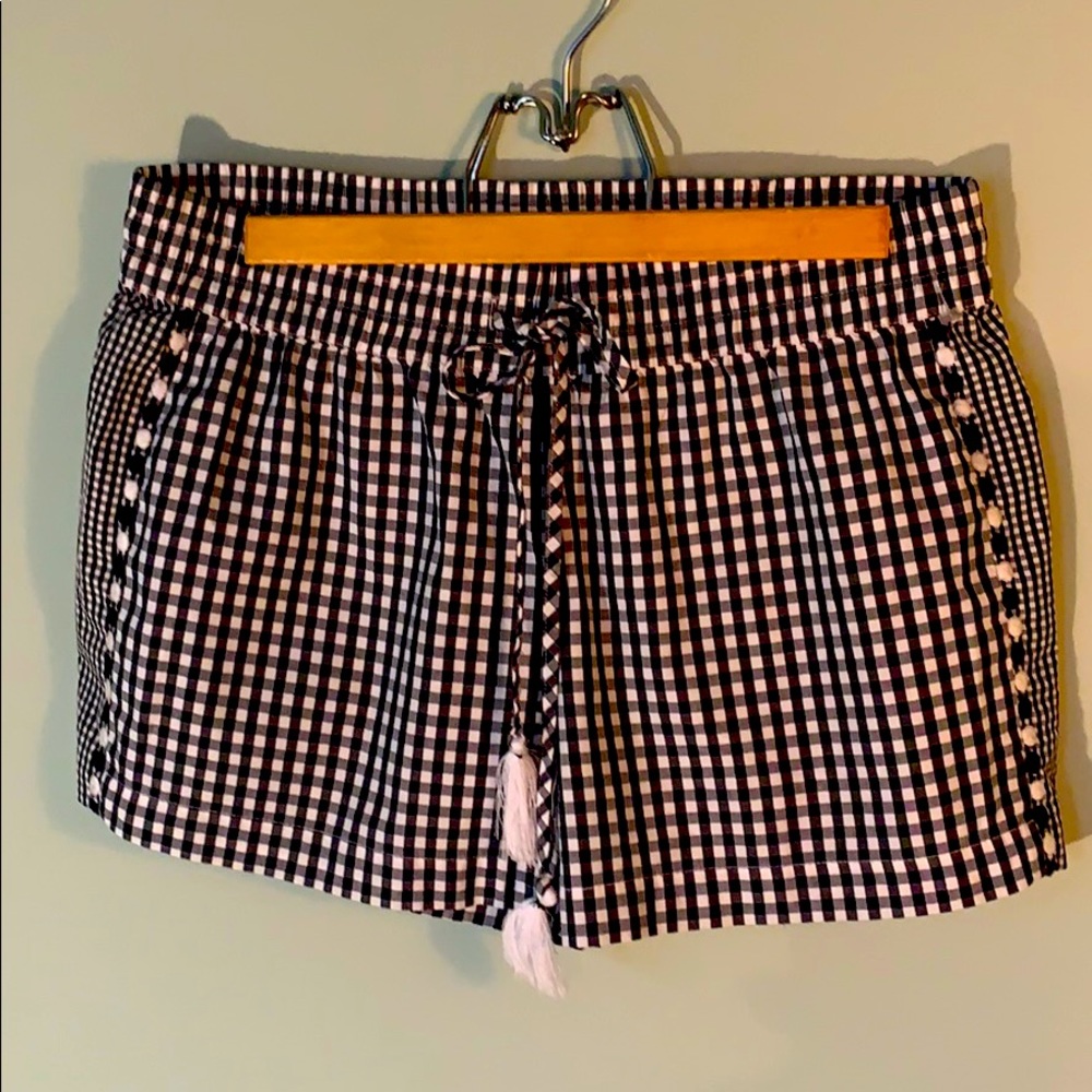 SWEET Vineyard vines Black and white shorts Small